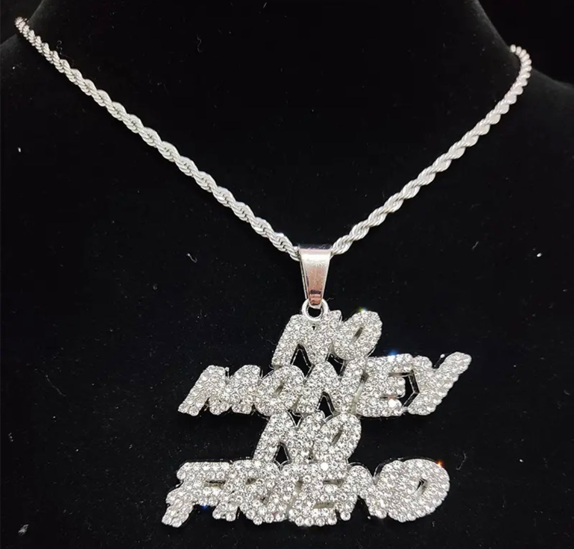 "N M N F" ZILVEREN HANGER