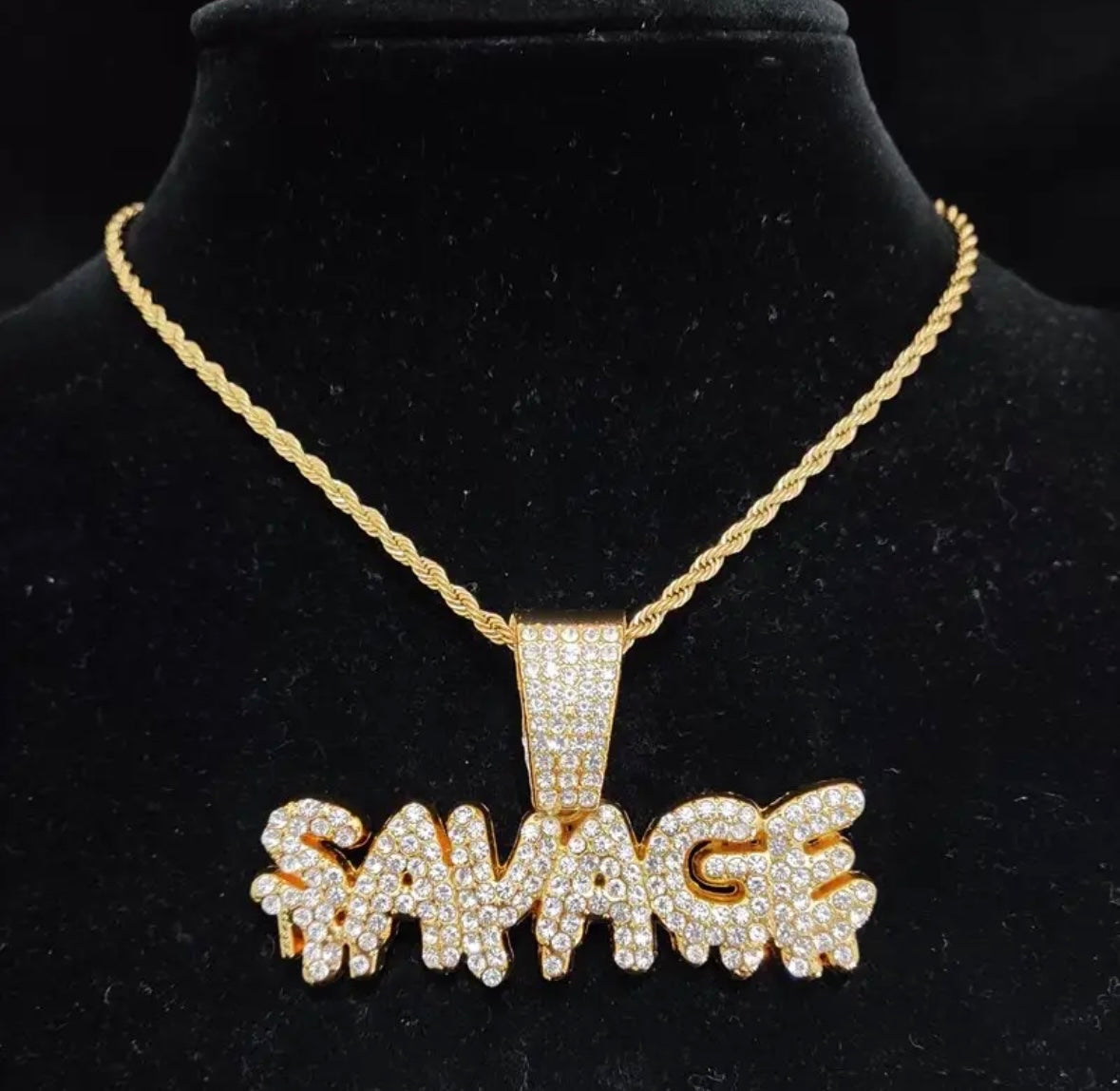 "SAVAGE" GOUDEN HANGER