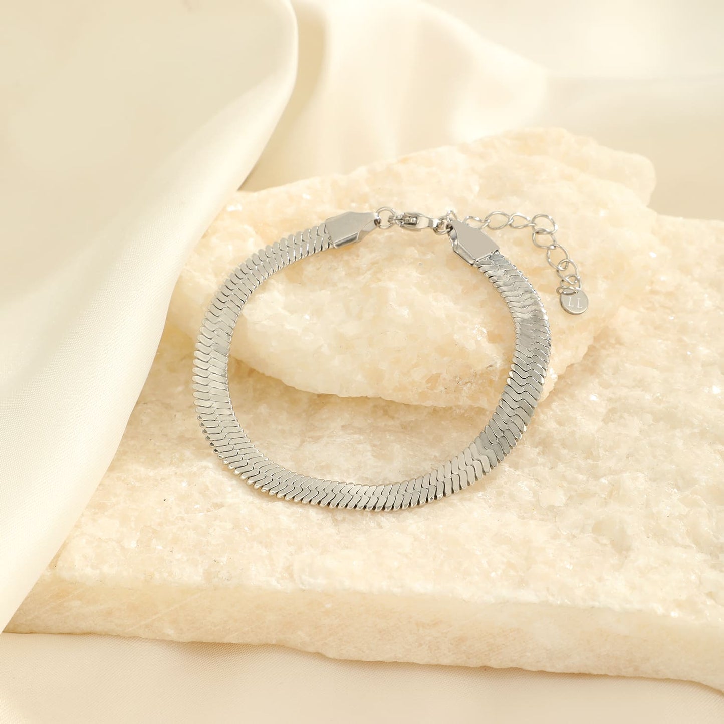 ''PLATTE'' ZILVEREN ARMBAND
