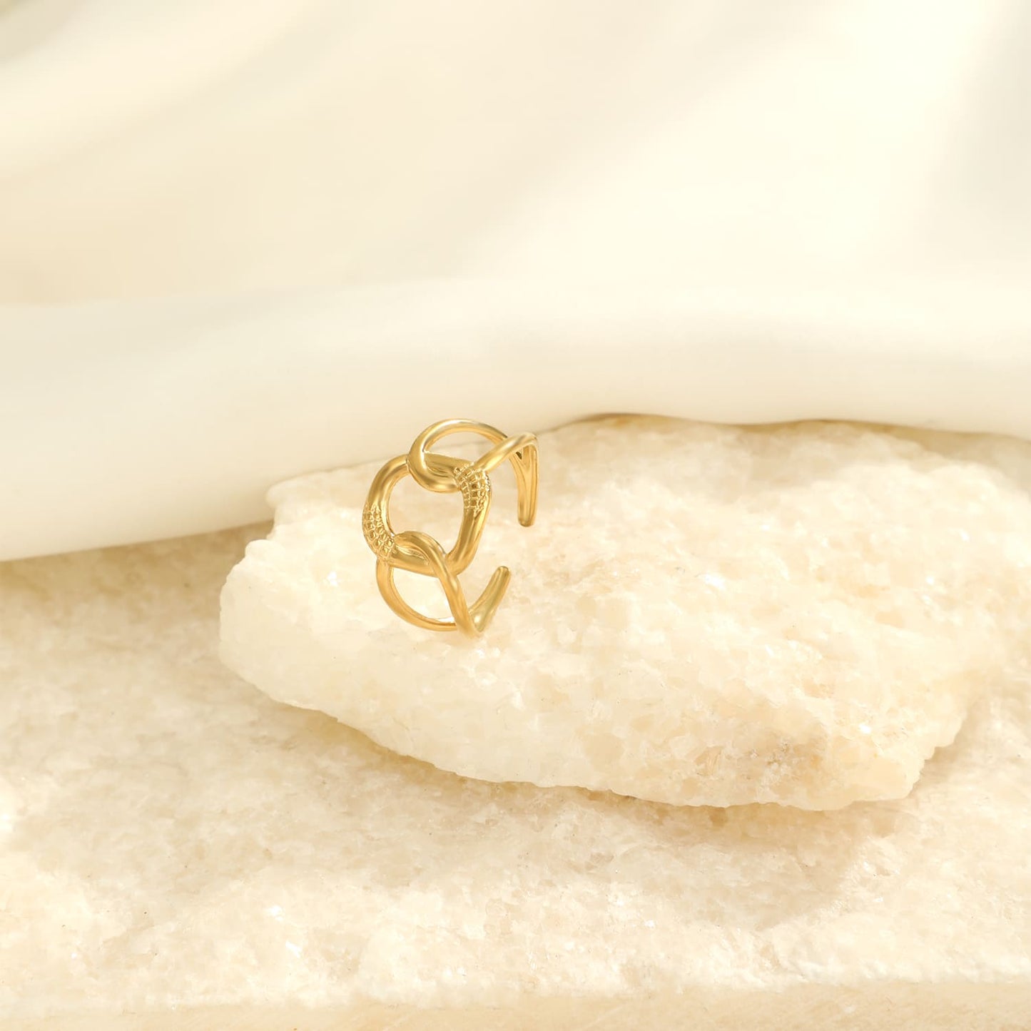 ''LUX" GOUDEN RING