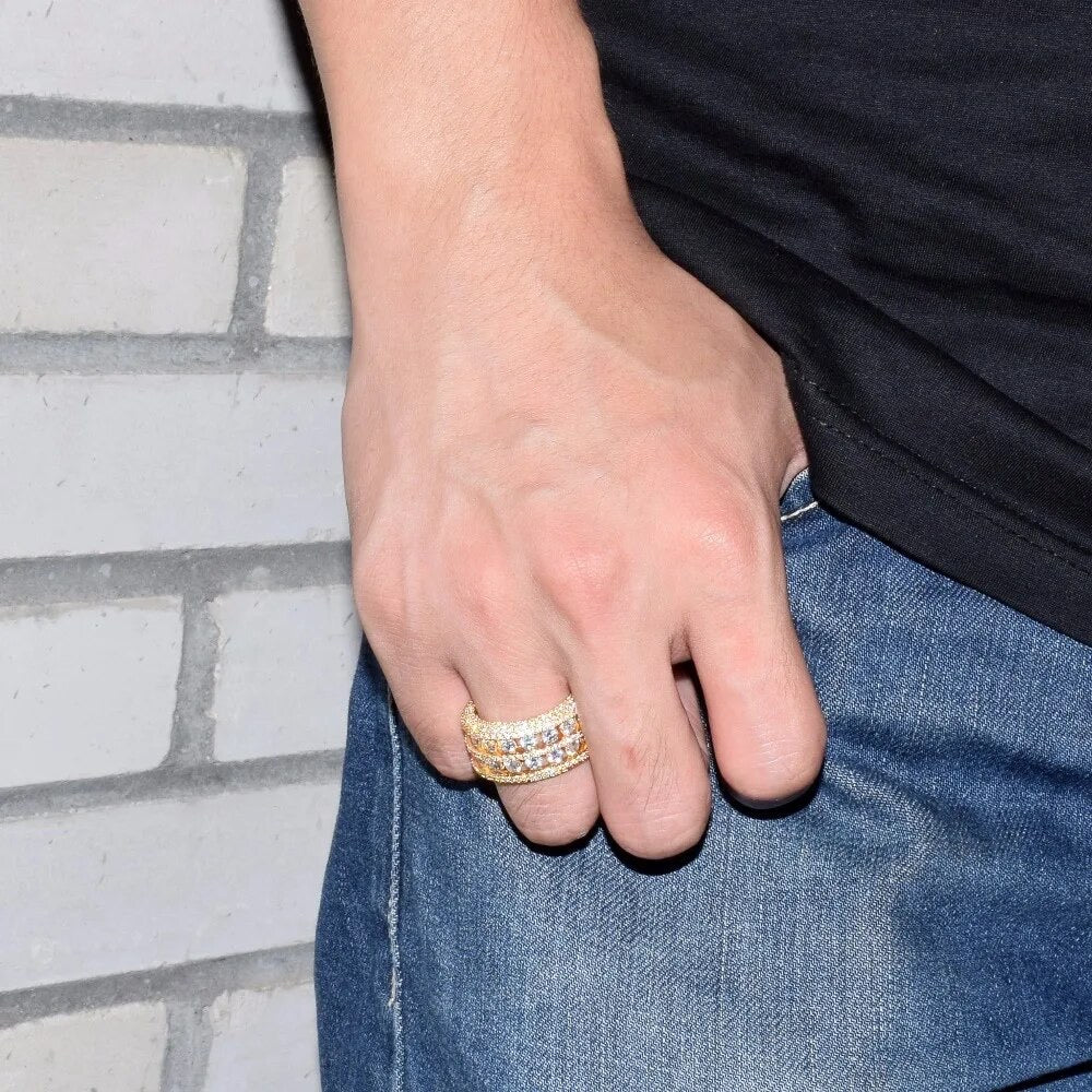 ''USLY'' GOUDEN RING
