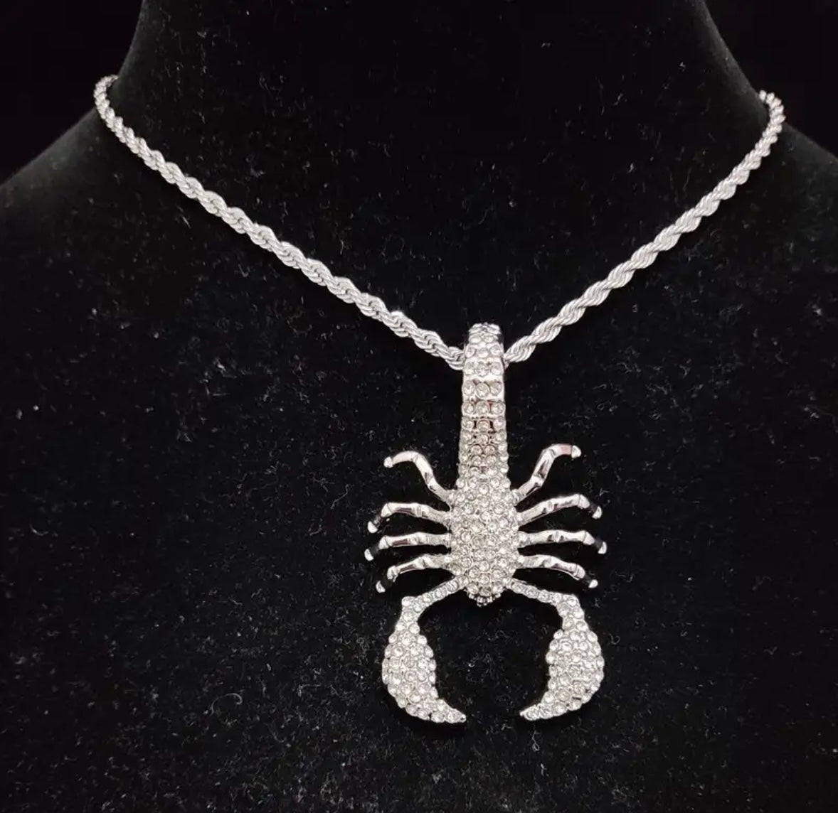 "SCORPION" ZILVEREN HANGER