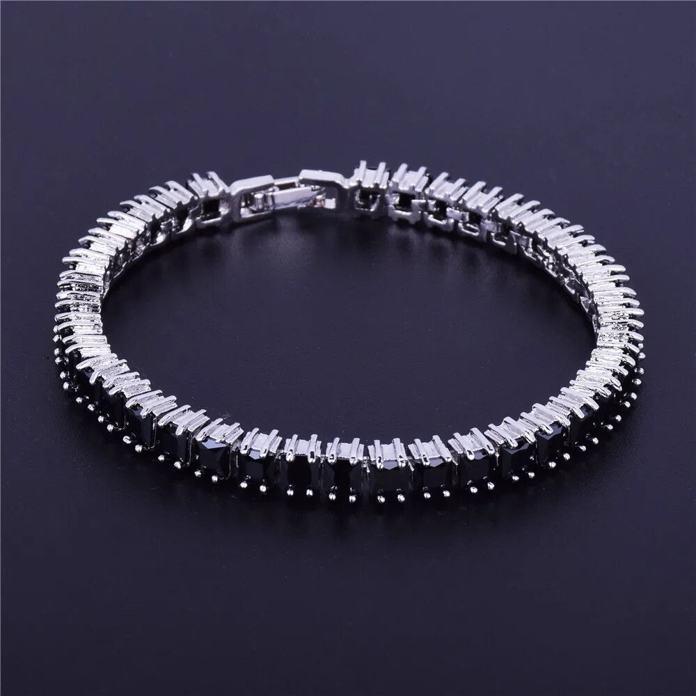 ''TENNIS ZWART'' ZILVEREN ARMBAND