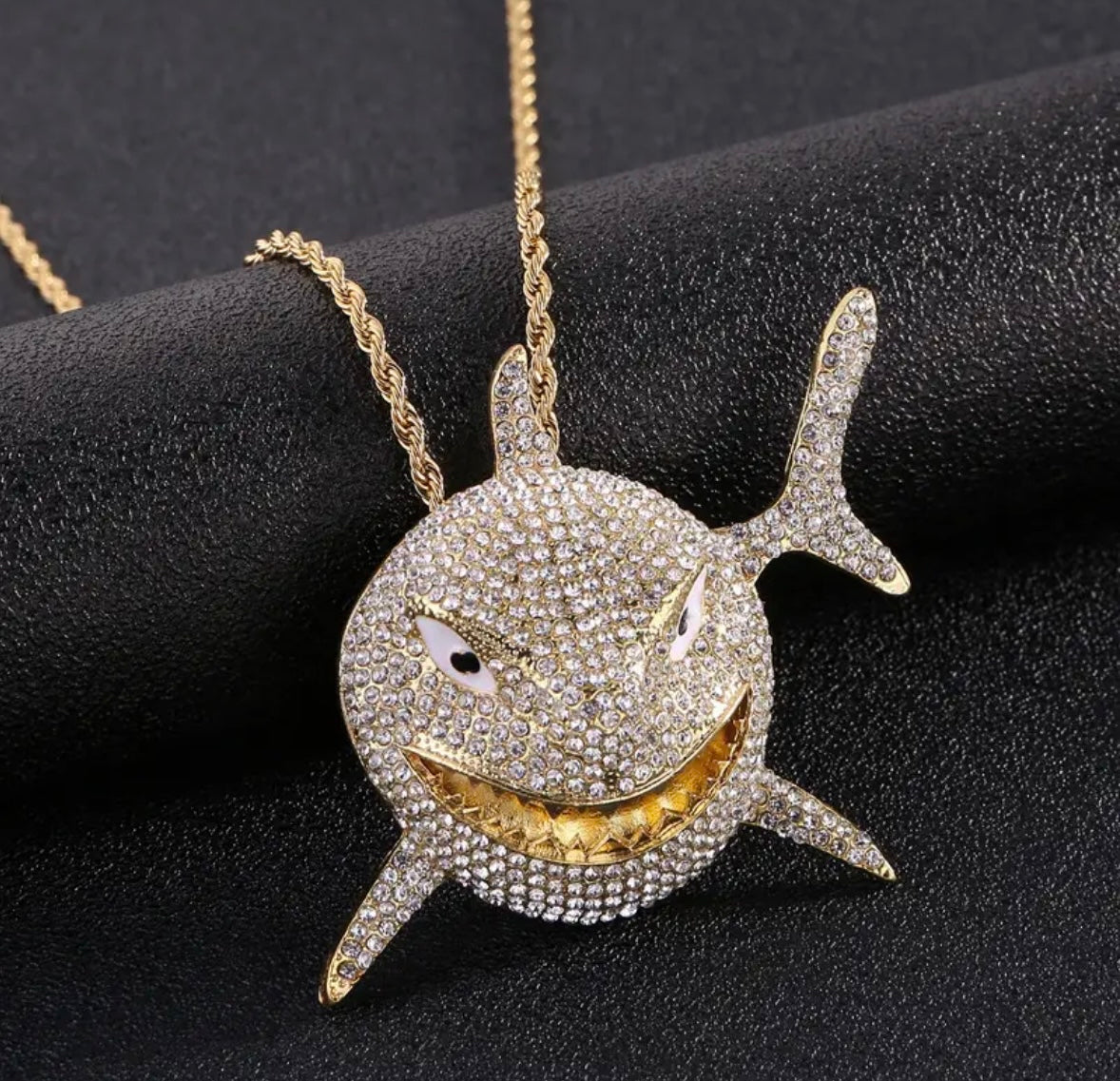 "SHARK" GOUDEN HANGER