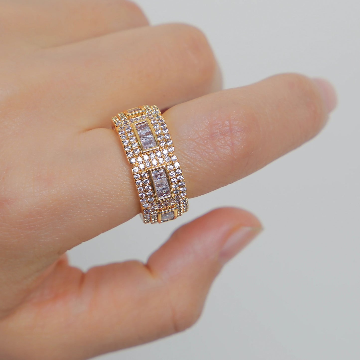 ''SLEEPY'' GOUDEN RING