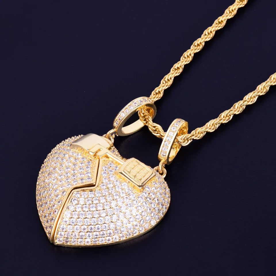 "BROKEN HEARTH" GOUDEN HANGER