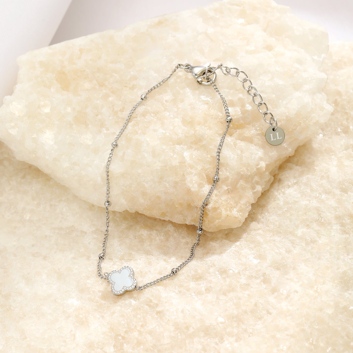 ''KLAVER" ZILVEREN ARMBAND