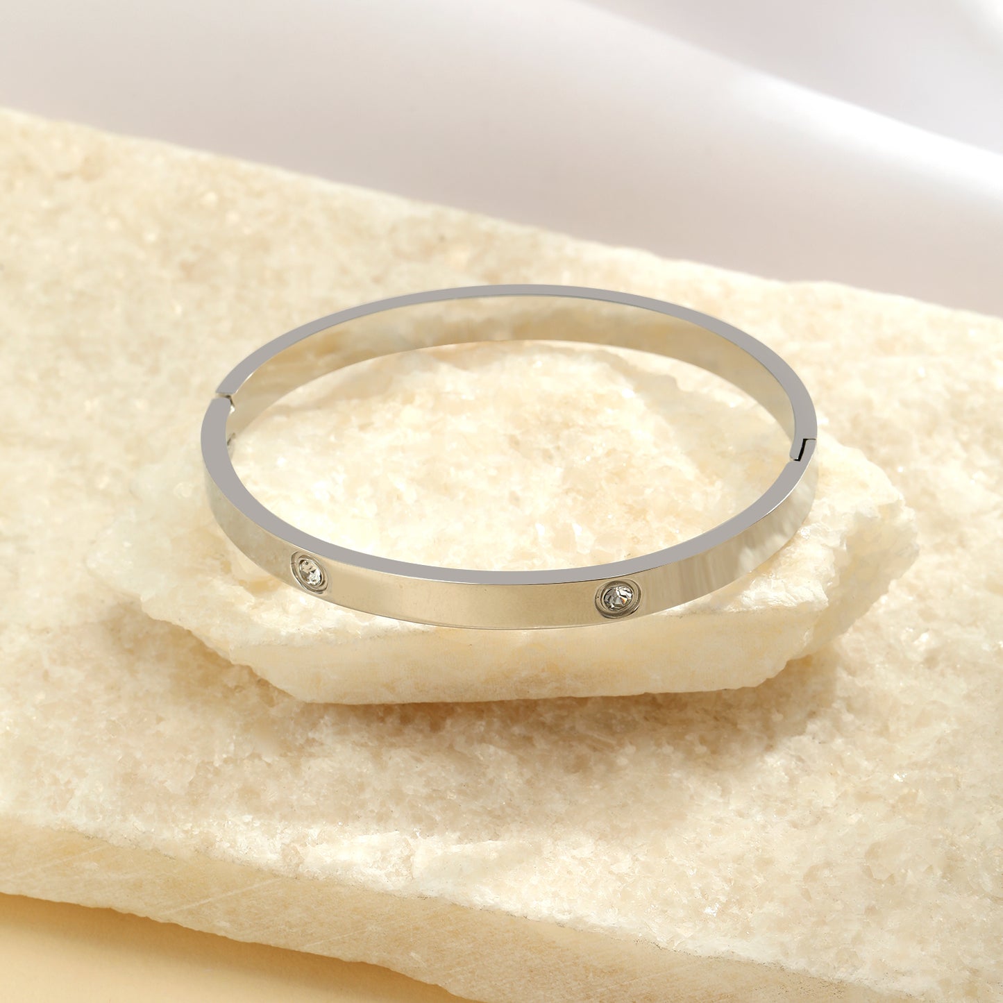 ''BANGLE STEENTJE'' ZILVEREN ARMBAND
