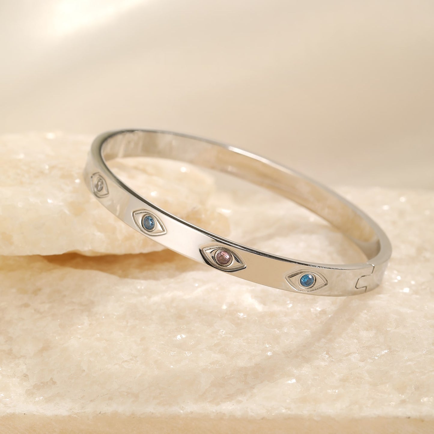 ''BANGLE EYE'' ZILVEREN ARMBAND
