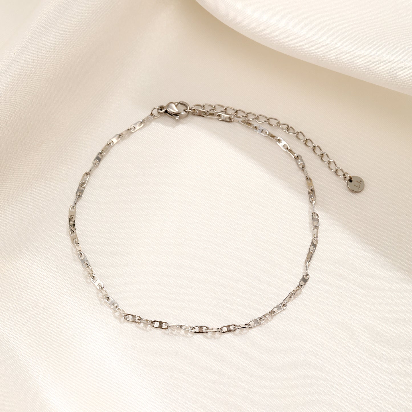 ''HAAKSE SCHAKEL" ZILVEREN ARMBAND