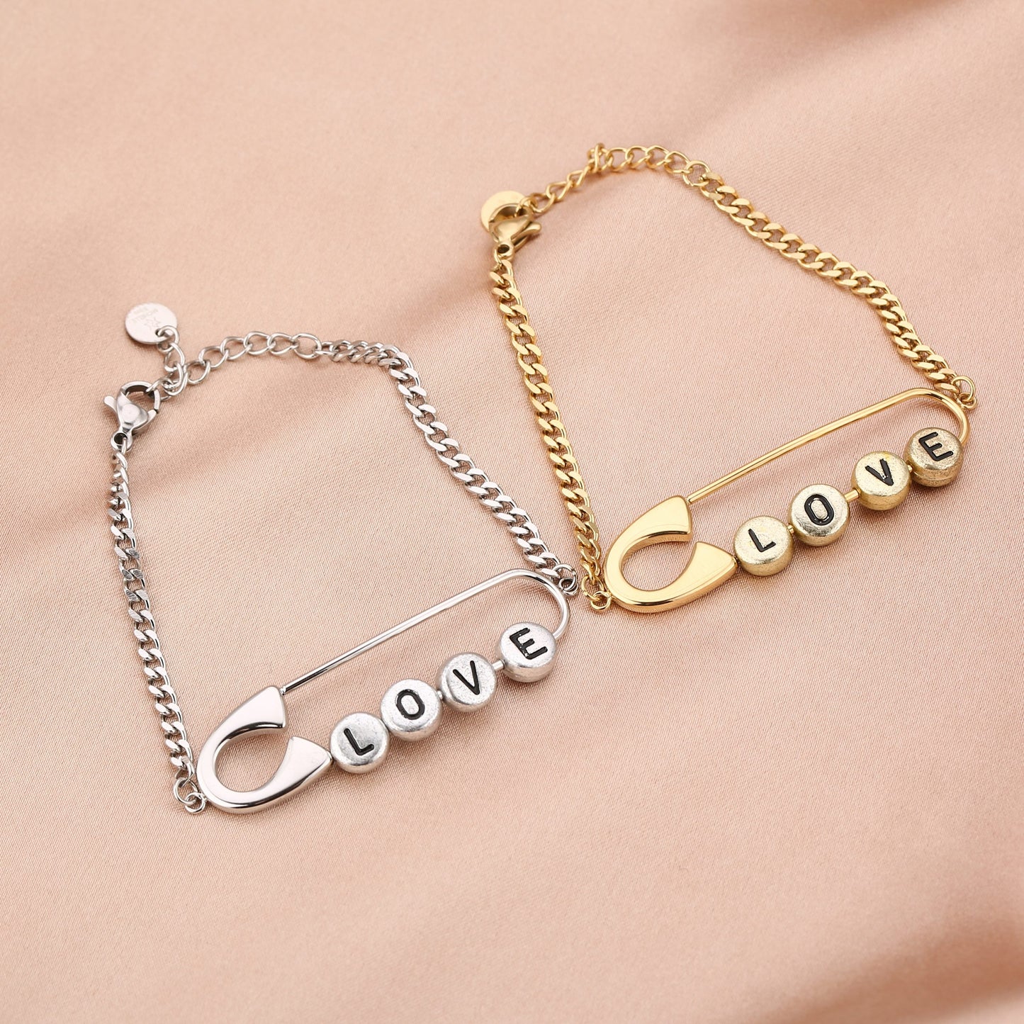 ''SAFETYPIN'' ZILVEREN ARMBAND